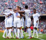 '엘 클라시코 4연승!' 레알, 바르셀로나전 2-1 승..'알라바-바스케스 득점'