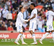 레알 마드리드, 바르사에 2-1 승..56년 만에 엘 클라시코 4연승