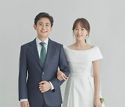 배우 유다인·민용근 감독, 24일 결혼 "잘 살겠습니다"
