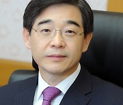 '화천대유 고문' 권순일, 연세대 석좌교수 1년만에 퇴임
