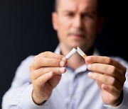 담배 일찍 끊을수록 폐암 위험도 크게 줄어(연구)