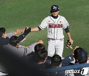 홈 최종전 승리 이끈 '정가영' 정수빈.."가을이 되면 힘이 난다"(종합)