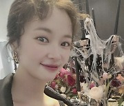 '이영돈♥' 황정음, 둘째 임신 후 매일이 행복..감출 수 없는 '인형같은 미소'