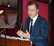 [Editorial] Moon reflects on S. Korea's "shameful self-portrait" of high suicide rates, poverty in old age
