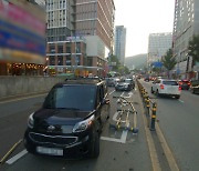부산서 달리던 택시가 반대차선 돌진­..4중 충돌