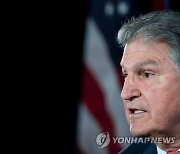 Economic Club Manchin