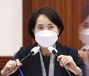 유은혜, 감염병 전문가와 28일 자문회의..'위드 코로나' 대비