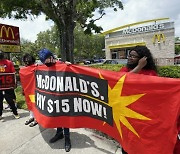美 12개 도시 맥도날드 직원들, 직장 내 성희롱 문제로 '파업'