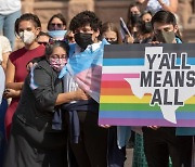 美텍사스주, '트랜스젠더 여학생 경기 참여 금지법' 시행
