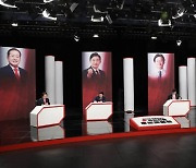 홍준표 "질문 야비해 답 안해"vs 원희룡 "본선 토론도 그럴거냐"