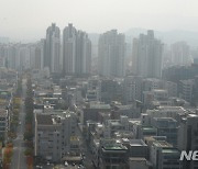 '미세먼지와 초미세먼지로 뿌옇게 보이는 도심'