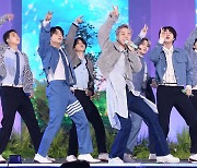 BTS 덕에 '인생 망치는 길' 들어섰습니다, 행복합니다