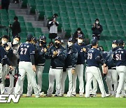 4위 지킨 김태형 감독, "중요한 경기에서 승리했다" [인천 톡톡]