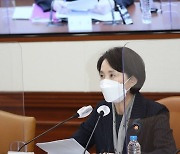 사회관계장관회의 주재하는 유은혜 부총리