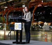 GM "2025년, 전기차 판매 테슬라 따라잡는다"