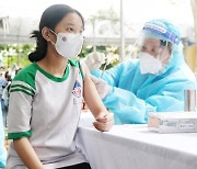 HCM City begins inoculating children with Pfizer COVID-19 vaccines