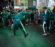 New Yorkers gather in green tracksuits to play real-life "Squid Game"