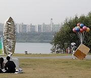 크라운해태제과, 한강공원서 초대형 야외 조각전시회 개최.. 세계 최대규모 300점 전시