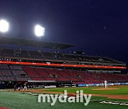 '프로야구 황당 조명사고' 안타치고 인플레이 도중 '번쩍번쩍' [유진형의 현장 1mm]