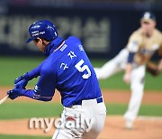 [MD포토] 구자욱 '찬스 만드는 안타'