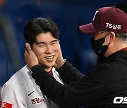 강병식 코치, '우리 캡틴 김혜성' [사진]