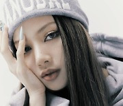 블랙핑크 리사 'MONEY', 英 오피셜 차트서 4주 연속 인기 역주행