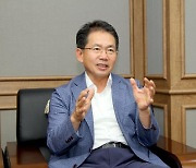 "곧 망할 조합이라고 수군댔지만 궁하면 통하더군요"