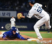 구자욱 '공보다 빠르게'[포토]