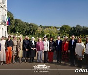 기념촬영 하는 G20 정상 배우자들