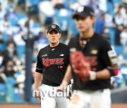 [MD포토] 김재윤 '마무리 카리스마'