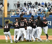 KT, 1위 결정전 끝에 한국시리즈 직행