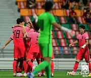 황선홍호, 싱가포르 5-1 대파..조 1위로 U-23 아시안컵 본선행