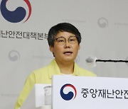 "코로나19 사망자 계절독감보다 아직은 많아..일상적인 바이러스로 전환될 것"