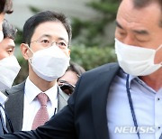 '고발사주 의혹' 손준성 비공개 출석..공수처 13시간 조사 후 귀가(종합2보)