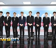 CJ ENM 측 "워너원 멤버들과 완전체 재결합 긍정 논의 중"(공식)