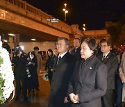 헝가리 국빈 방문 文대통령 '세일즈 외교' 나섰다