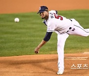 KBO 리그 10월 MVP 후보 발표..미란다·이인복·멩덴·정해영·알테어·전준우