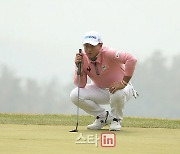 [포토] 박정환 '버디 길을 찾아라'