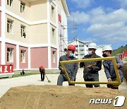 북한 "삼지연시 3단계 공사 과정, 경이적인 행로"