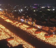 기네스기록, 인도 빛의 축제[퇴근길 한 컷]