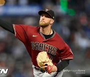 'KBO 성공→ML 데뷔' 켈리, 2번째 구단 옵션 실행..171억 다 받는다