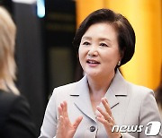 김정숙 여사 "선박사고 韓 희생자 추모해준 헝가리 감사"