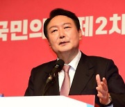 부동산 '정공법' 택한 윤석열, 文이 못 잡은 집값 잡을까