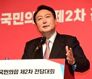 윤석열 첫 행보는 가락시장..내주 광주·봉하마을 방문