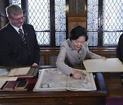 First lady thanks Hungary for sharing 18th-century map denoting East Sea