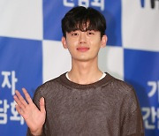 Actor Lee Ji-hoon denies rumors of trying to switch drama writer