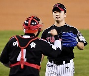 [ST포토] 고우석-이성우, '승리 지켰다'