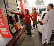 PAKISTAN ECONOMY PETROLEUM PRICES