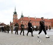 POLAND FASHION MILITARY UNIFORMS