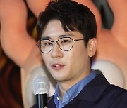 영탁 "사재기 의혹, 조사 받았다..뒤늦게 불법 인지"